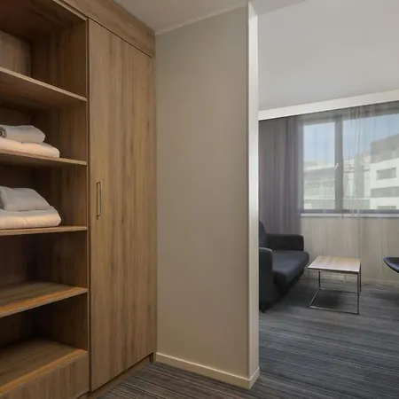 Moxy Southampton Hotel Exterior photo