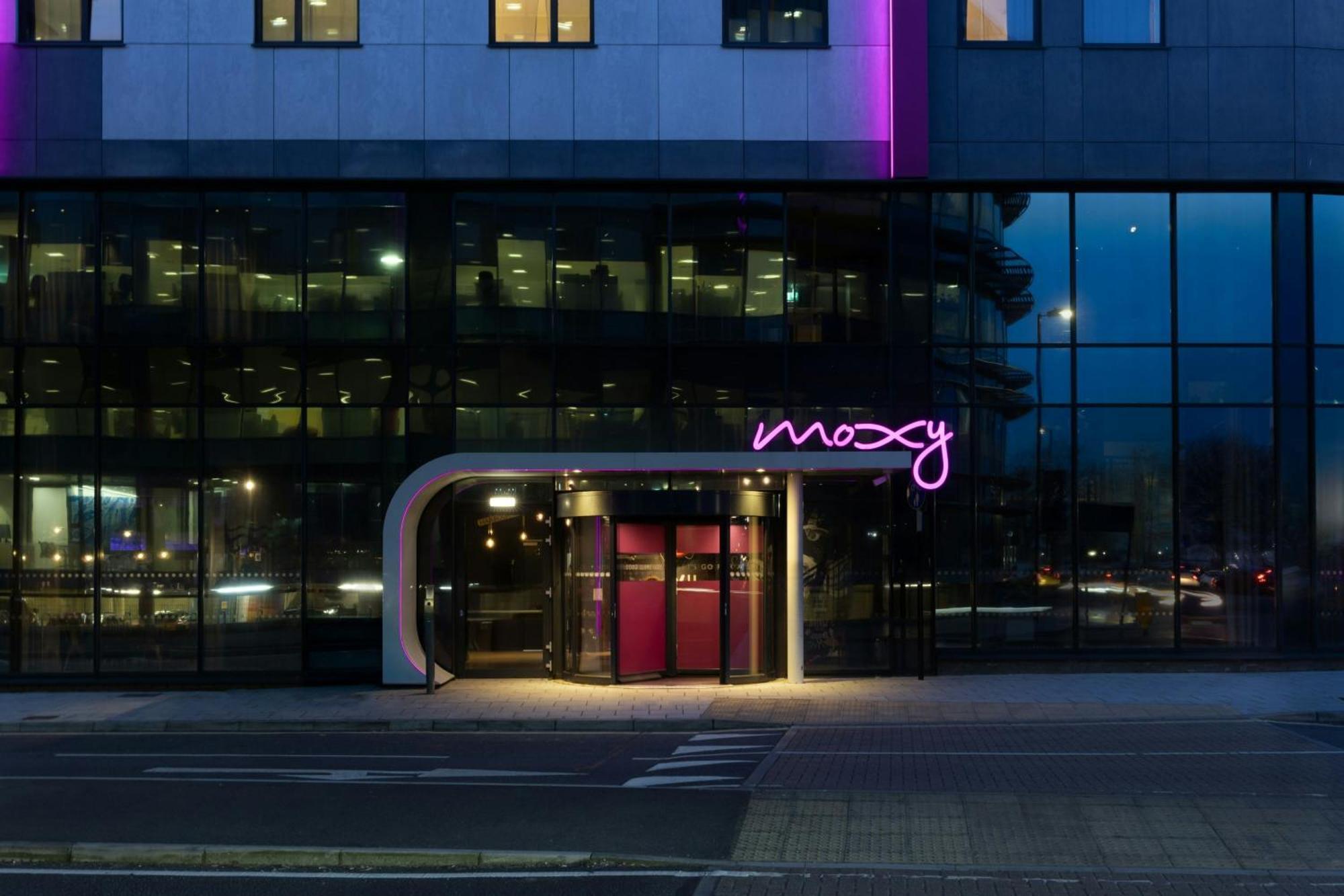 Moxy 4*