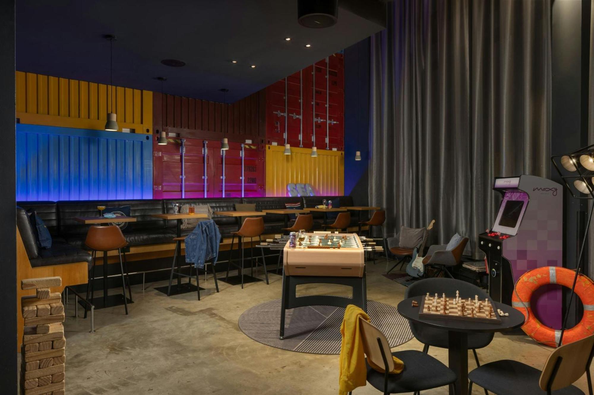 Hotel Moxy 4*
