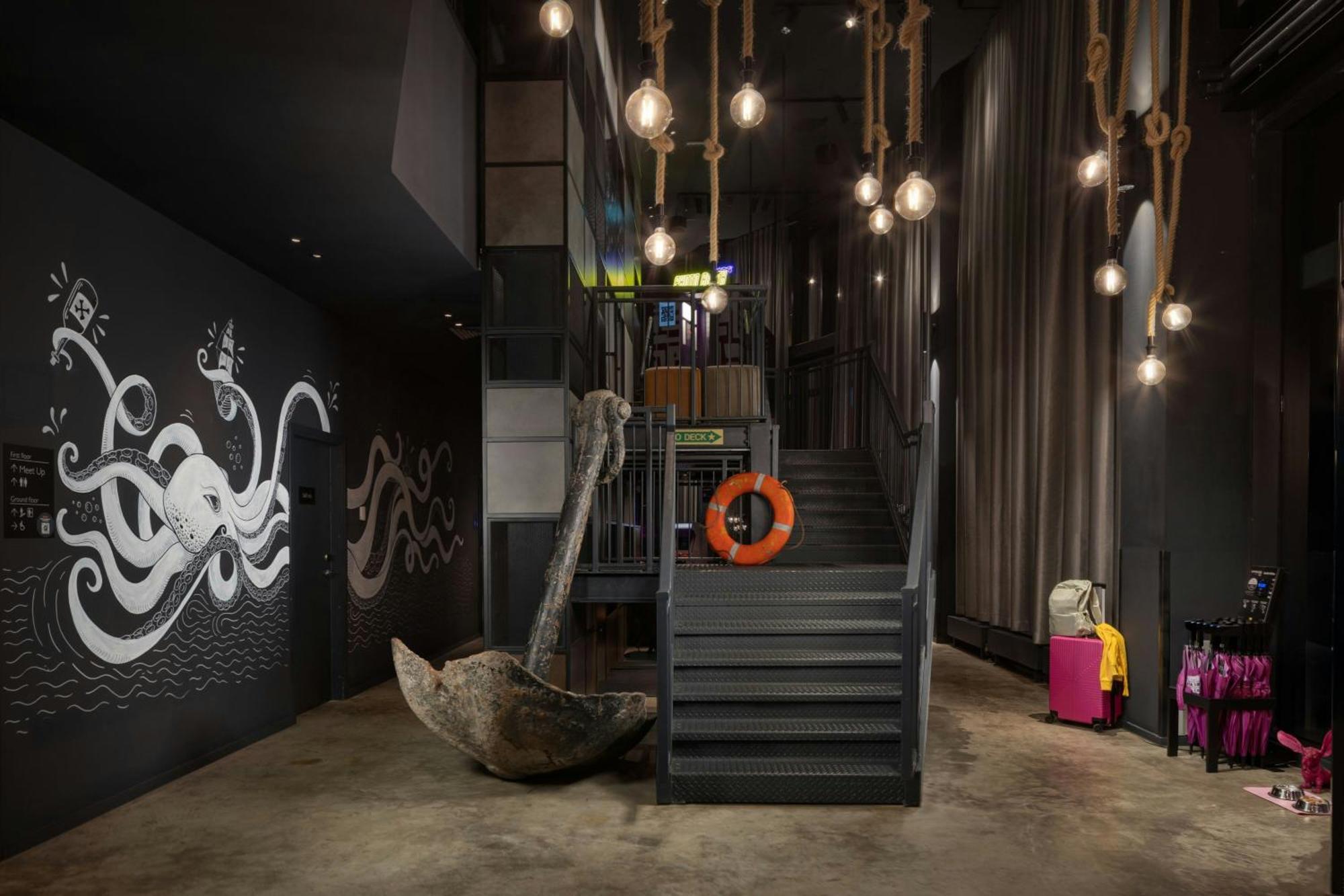 Moxy Hotel 4*